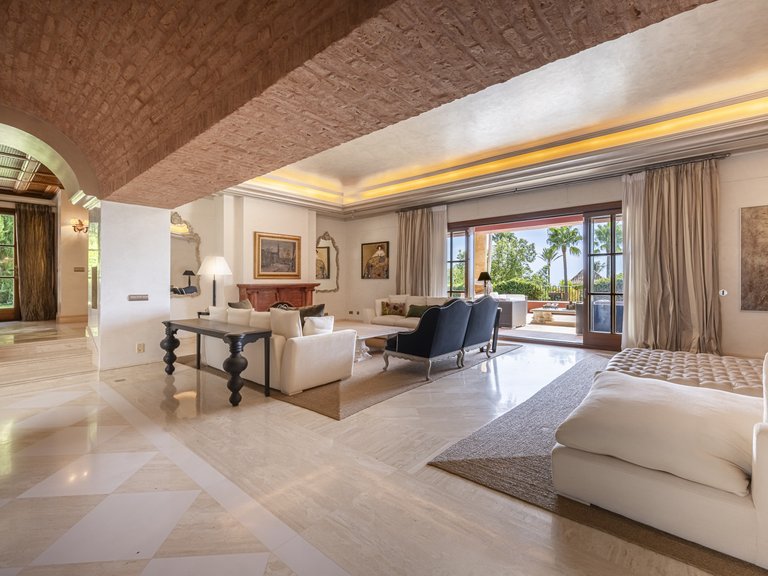 Villa for Sale in Marbella Golden Mile, Marbella, Malaga 7