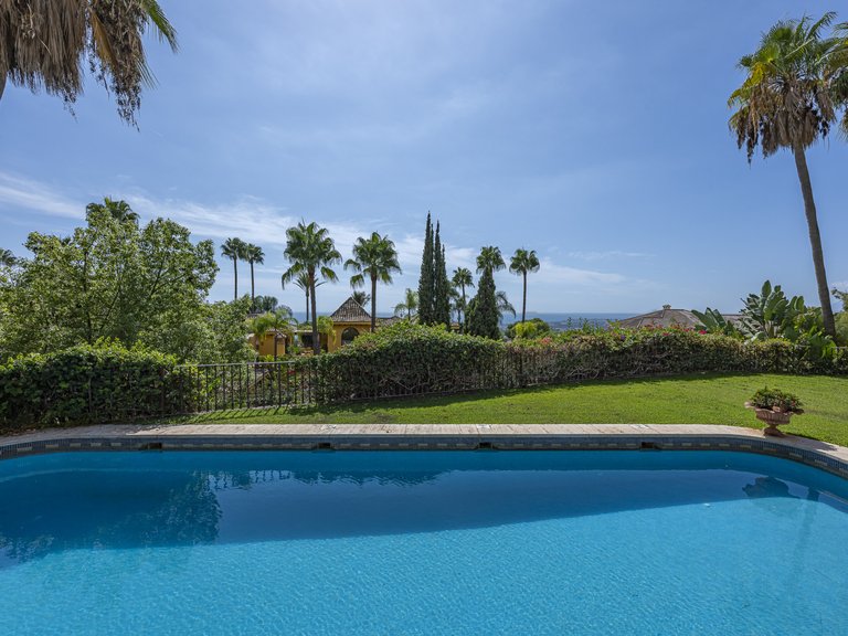 Villa for Sale in Marbella Golden Mile, Marbella, Malaga 33