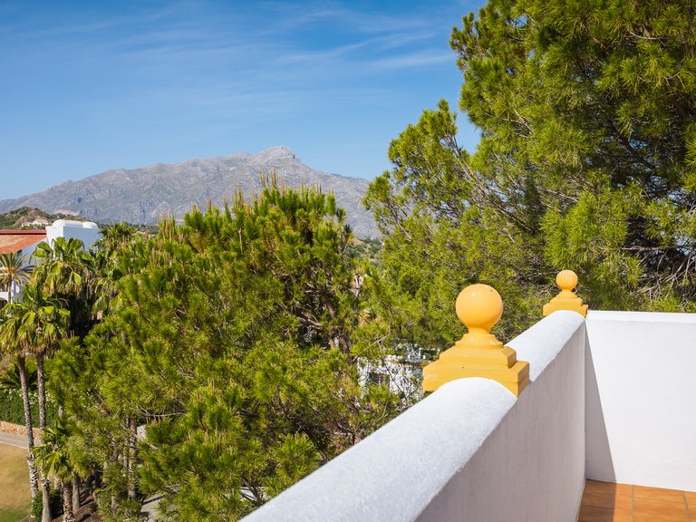 Town House for Sale in Las Encinas, Benahavis, Malaga 26