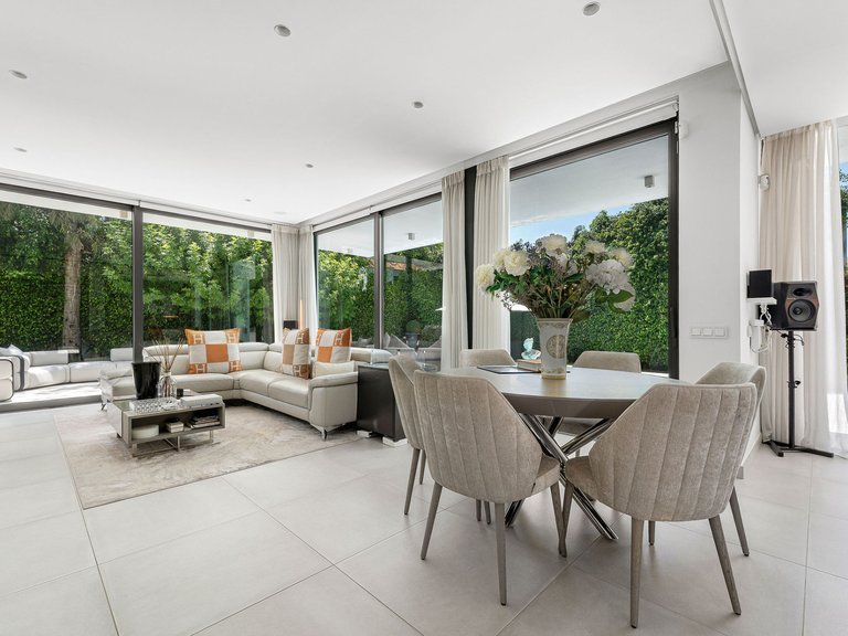 Villa for Sale in Estepona East, Estepona, Malaga 2