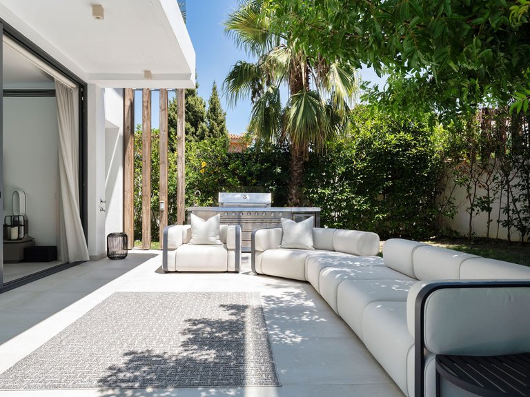 Villa for Sale in Estepona East, Estepona, Malaga 4