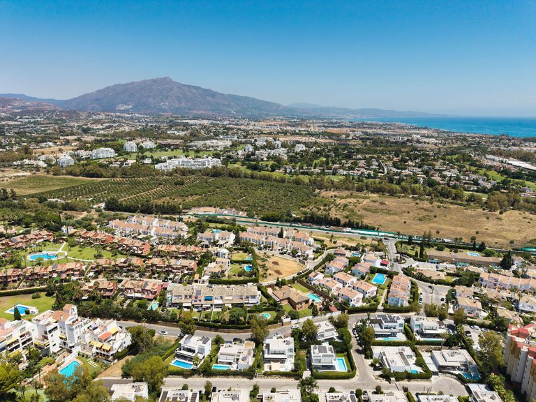 Villa for Sale in Estepona East, Estepona, Malaga 32