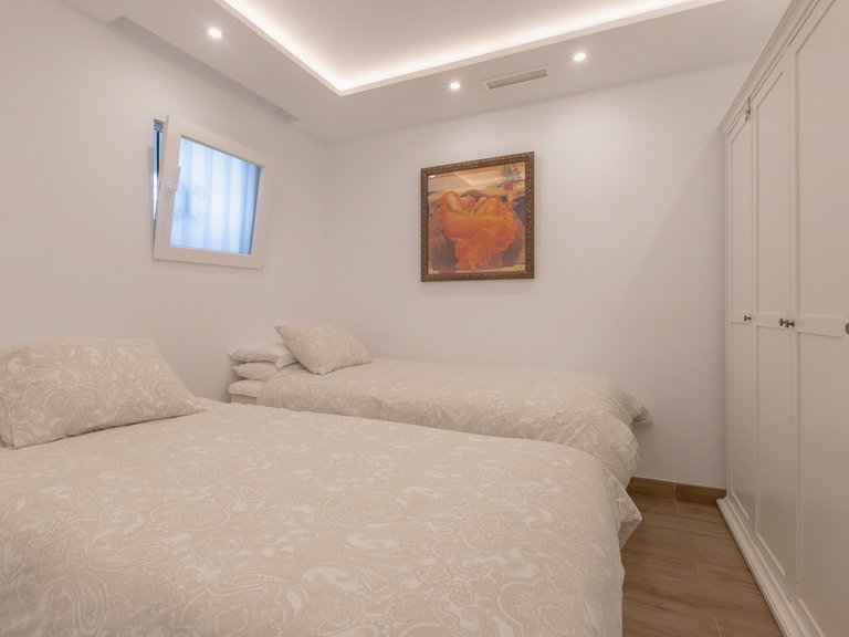 Apartment for Sale in Marbella Golden Mile, Marbella, Malaga 19