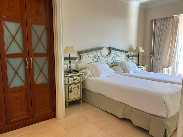 Apartment for Sale in Marbella Golden Mile, Marbella, Malaga 8