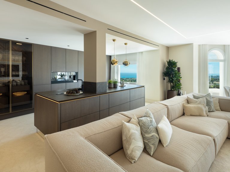 Penthouse for Sale in Marbella Golden Mile, Marbella, Malaga 10