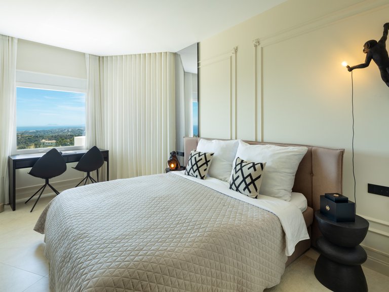 Penthouse for Sale in Marbella Golden Mile, Marbella, Malaga 17