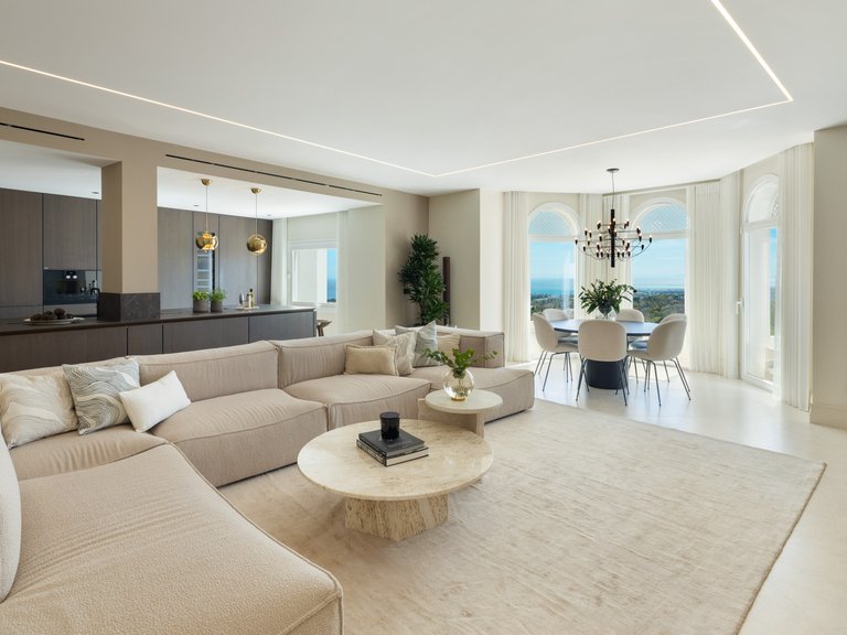 Penthouse for Sale in Marbella Golden Mile, Marbella, Malaga 2