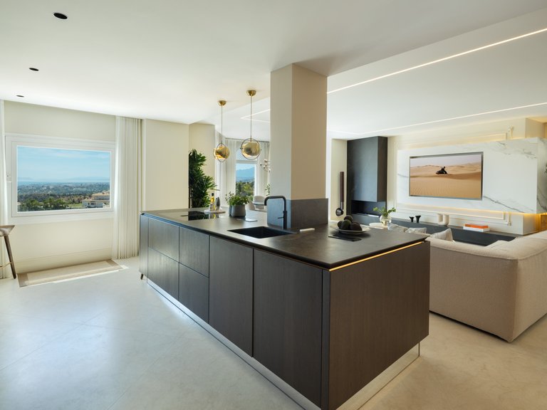 Penthouse for Sale in Marbella Golden Mile, Marbella, Malaga 4