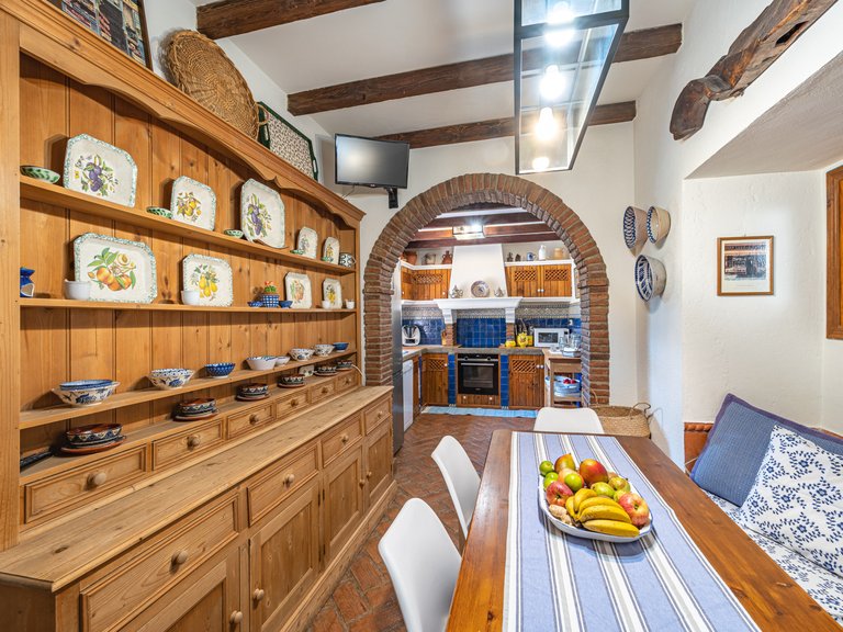 Villa for Sale in Marbella Golden Mile, Marbella, Malaga 13