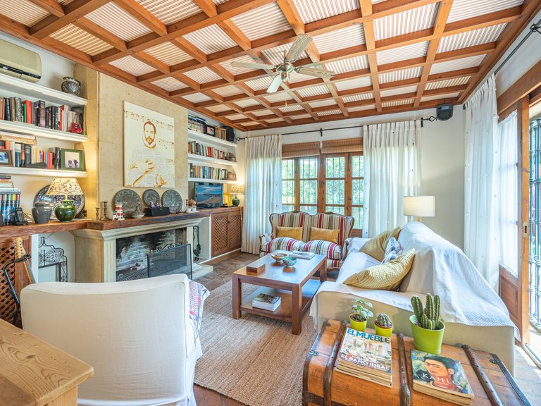 Villa for Sale in Marbella Golden Mile, Marbella, Malaga 9
