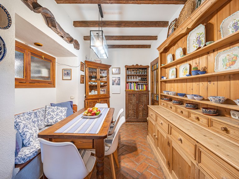 Villa for Sale in Marbella Golden Mile, Marbella, Malaga 17