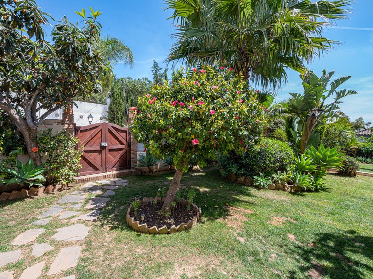 Villa for Sale in Marbella Golden Mile, Marbella, Malaga 4