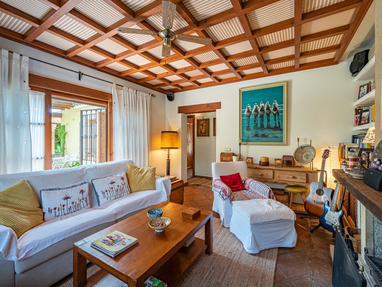 Villa for Sale in Marbella Golden Mile, Marbella, Malaga 12
