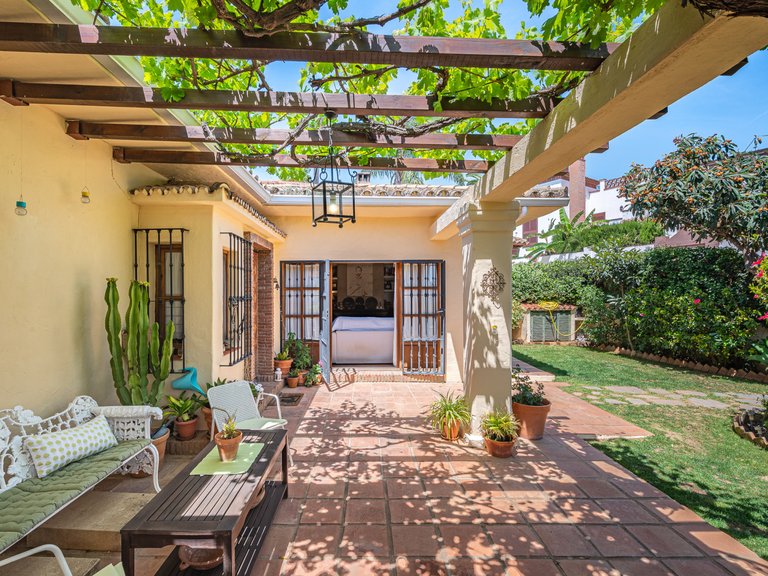 Villa for Sale in Marbella Golden Mile, Marbella, Malaga 33