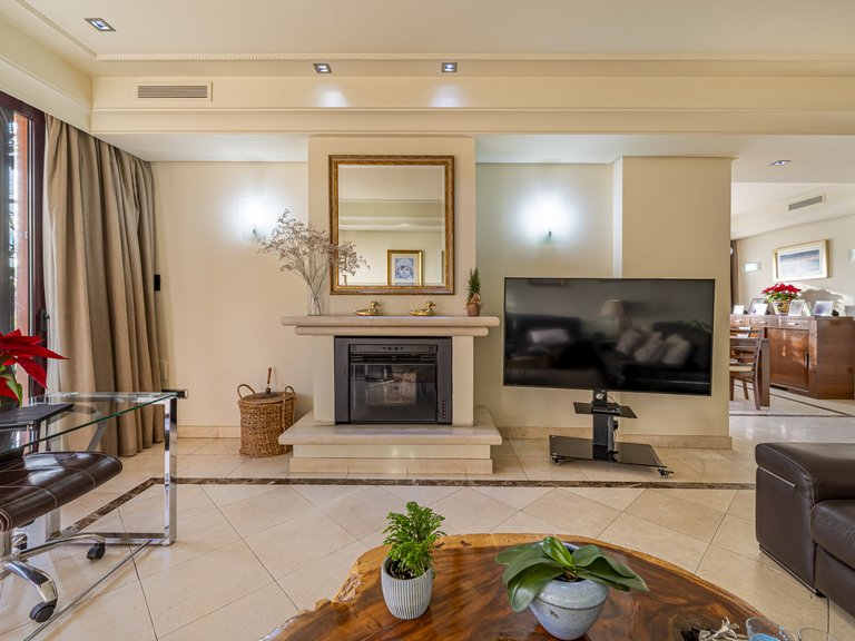 Town House for Sale in Marbella Golden Mile, Marbella, Malaga 8
