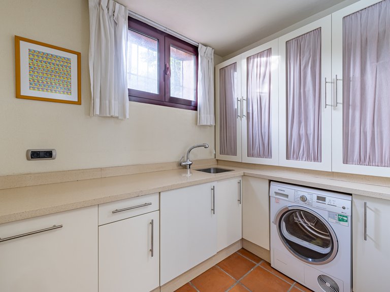 Town House for Sale in Marbella Golden Mile, Marbella, Malaga 38