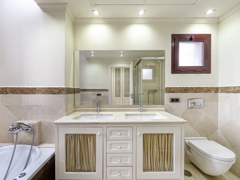 Town House for Sale in Marbella Golden Mile, Marbella, Malaga 28