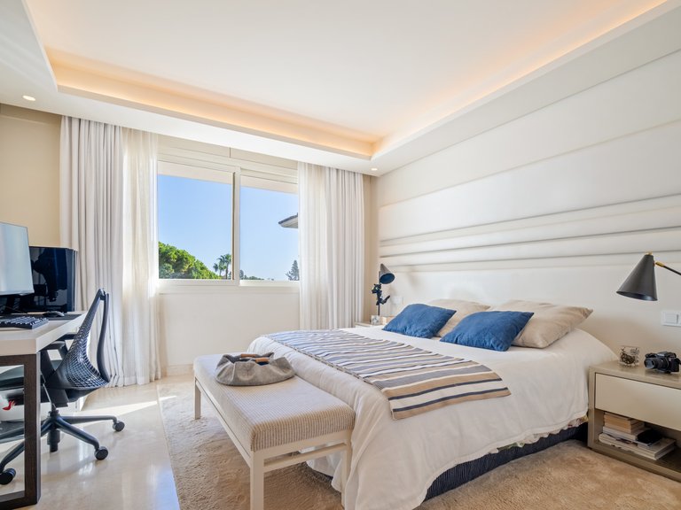 Apartment for Sale in Marbella Golden Mile, Marbella, Malaga 9