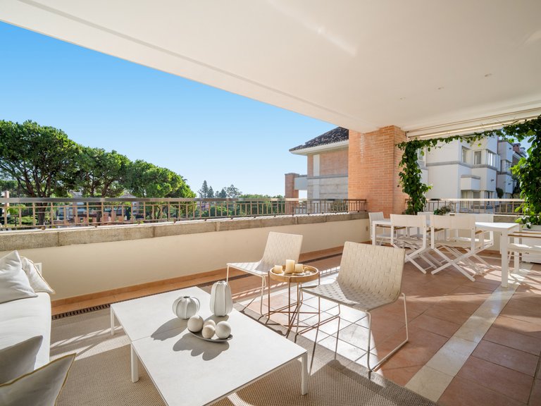 Apartment for Sale in Marbella Golden Mile, Marbella, Malaga 11