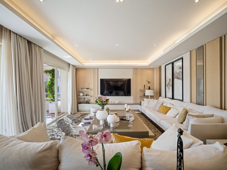 Apartment for Sale in Marbella Golden Mile, Marbella, Malaga 5