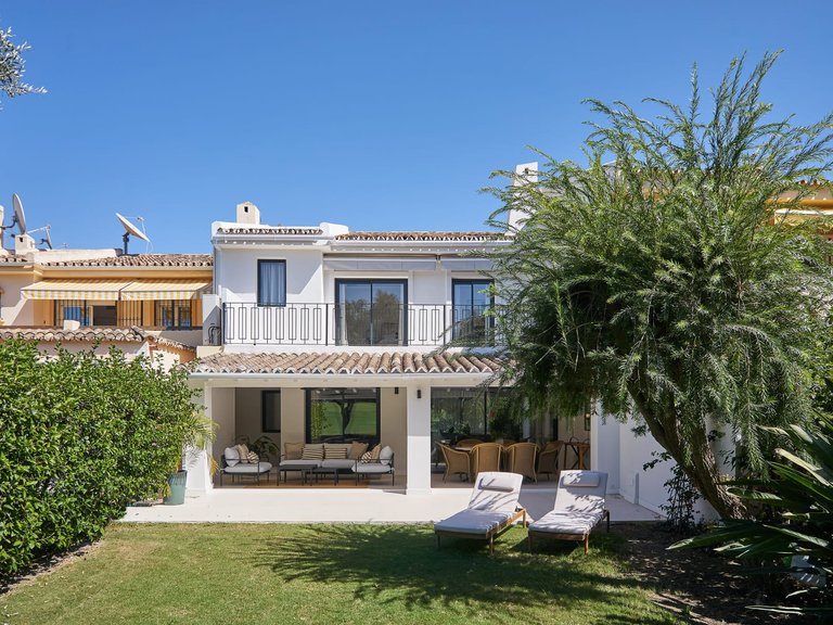 Town House for Sale in Nueva Andalucia, Marbella, Malaga 1