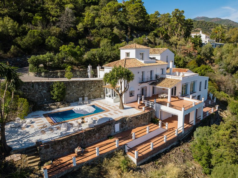 Villa for Sale in Benahavis, Malaga 35