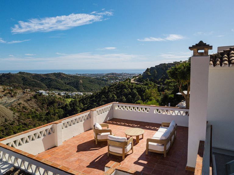 Villa for Sale in Benahavis, Malaga 21