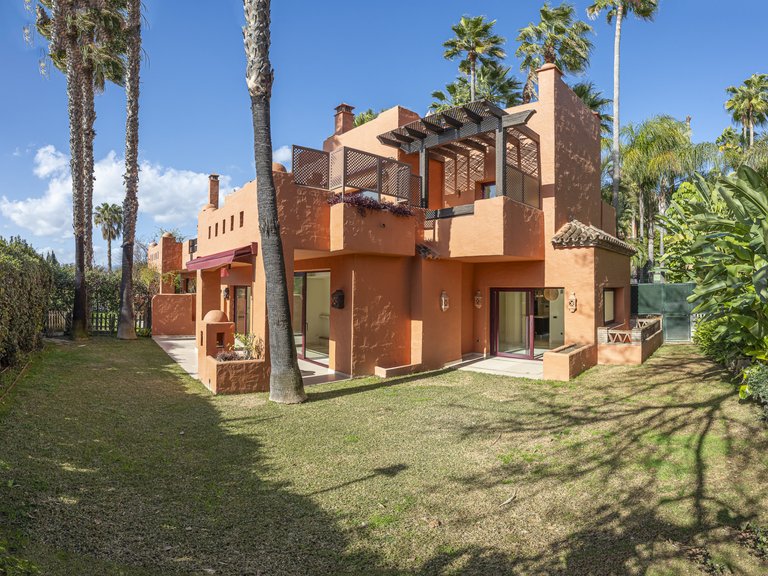 Town House for Sale in Marbella Golden Mile, Marbella, Malaga 42