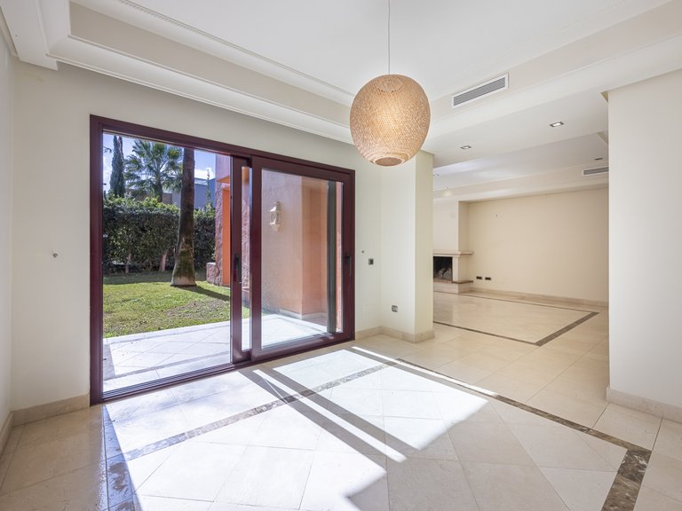 Town House for Sale in Marbella Golden Mile, Marbella, Malaga 8