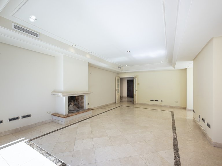 Town House for Sale in Marbella Golden Mile, Marbella, Malaga 6