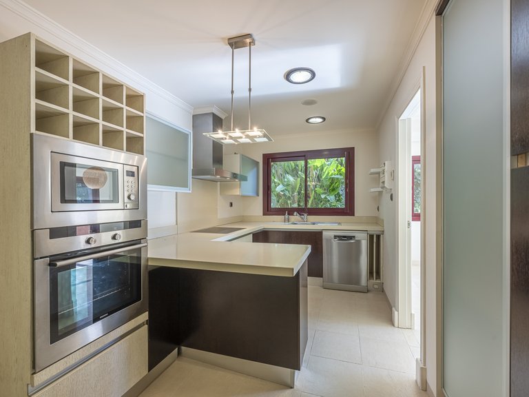 Town House for Sale in Marbella Golden Mile, Marbella, Malaga 13