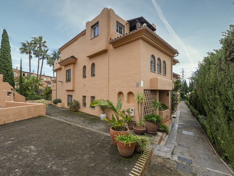 Town House for Sale in Marbella Golden Mile, Marbella, Malaga 40
