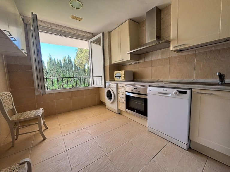 Apartment for Sale in Marbella Golden Mile, Marbella, Malaga 6