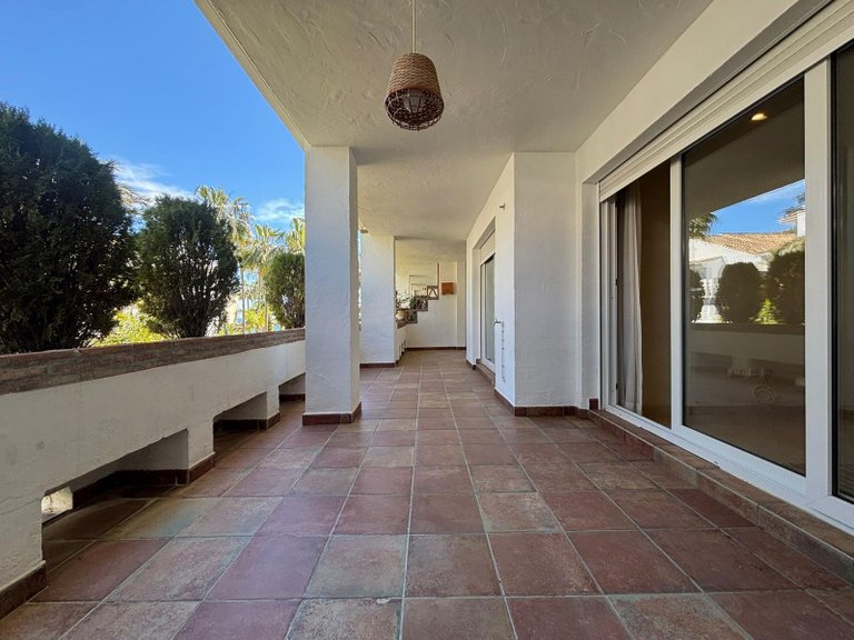 Apartment for Sale in Marbella Golden Mile, Marbella, Malaga 9