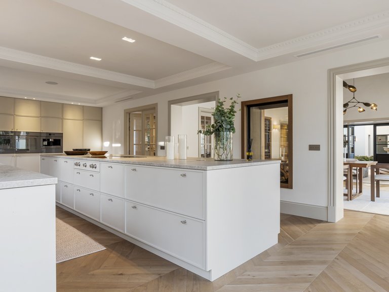 Villa for Sale in Nueva Andalucia, Marbella, Malaga 10