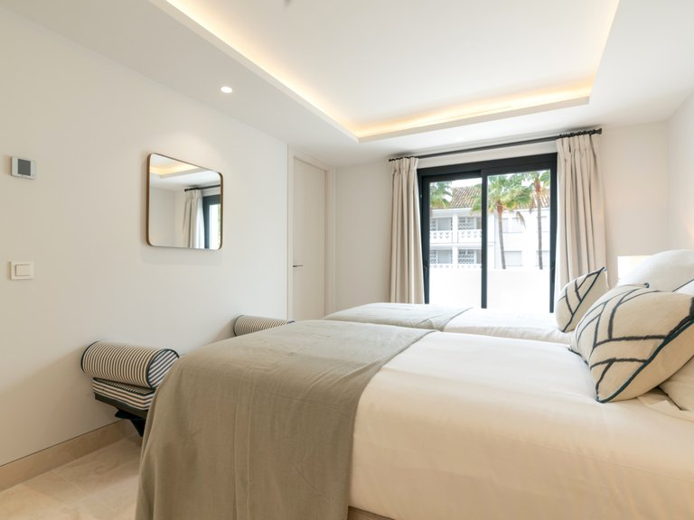 Town House for Sale in Marbella Golden Mile, Marbella, Malaga 24