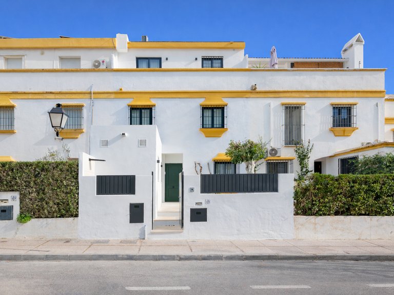 Town House for Sale in Marbella Golden Mile, Marbella, Malaga 40