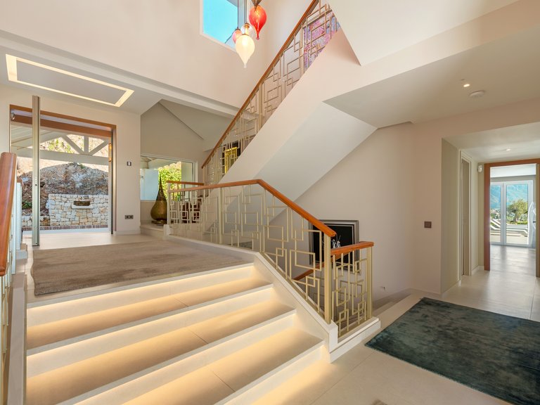 Villa for Sale in Puerto del Almendro, Benahavis, Malaga 42