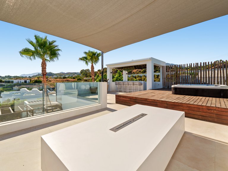Villa for Sale in Nueva Andalucia, Marbella, Malaga 19