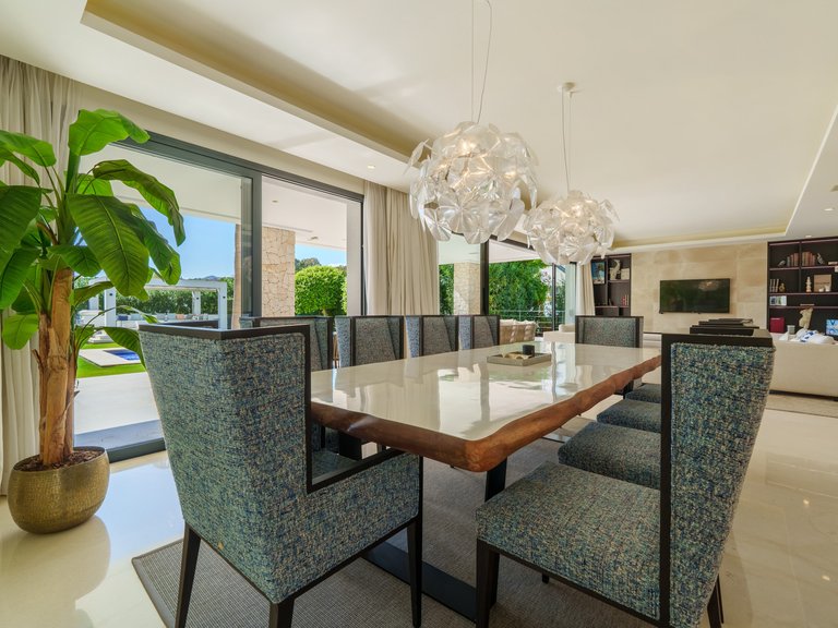 Villa for Sale in Nueva Andalucia, Marbella, Malaga 54