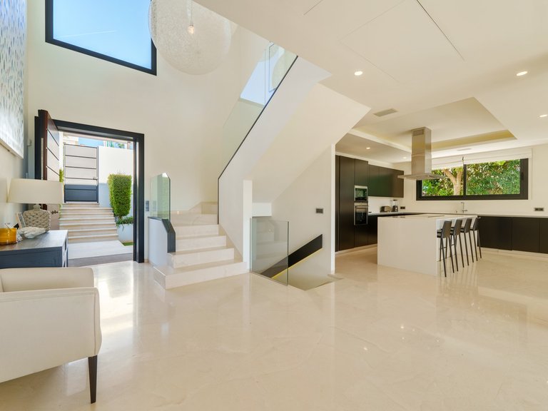 Villa for Sale in Nueva Andalucia, Marbella, Malaga 52