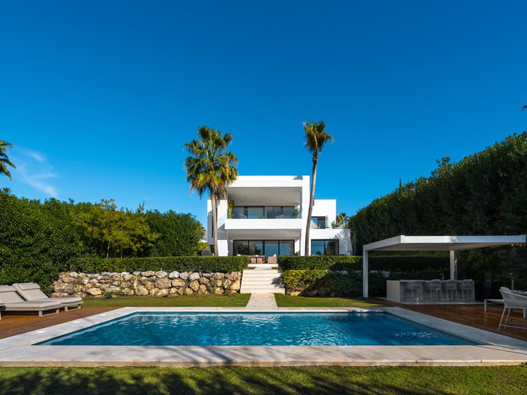 Villa for Sale in Nueva Andalucia, Marbella, Malaga 35