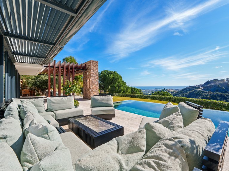 Villa for Sale in El Madroñal, Benahavis, Malaga 23