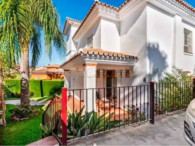 Villa for Sale in Mijas Costa, Malaga 1