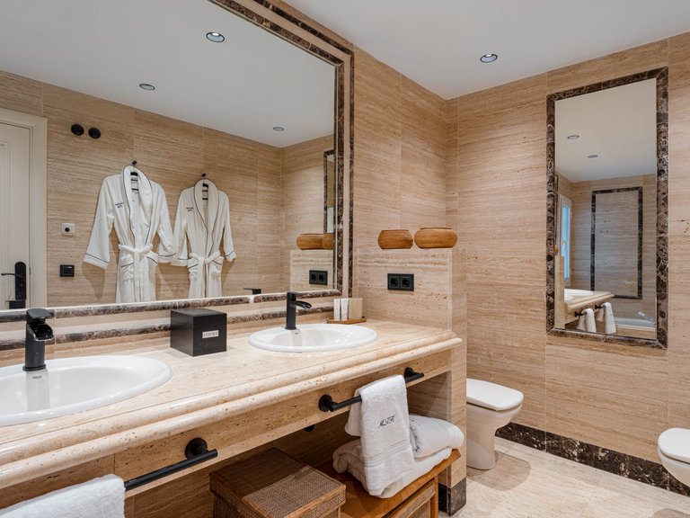 Apartment for Sale in Marbella Golden Mile, Marbella, Malaga 24