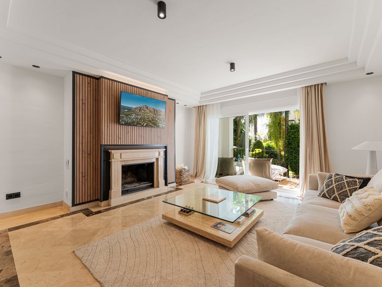 Apartment for Sale in Marbella Golden Mile, Marbella, Malaga 6