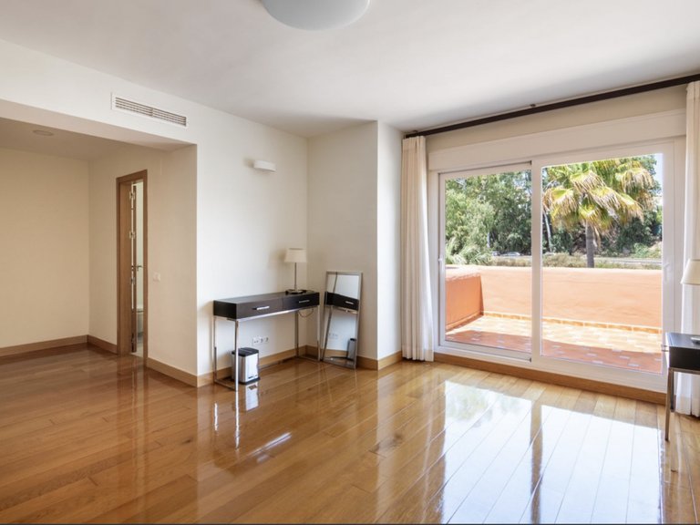 Penthouse for Sale in Estepona East, Estepona, Malaga 5