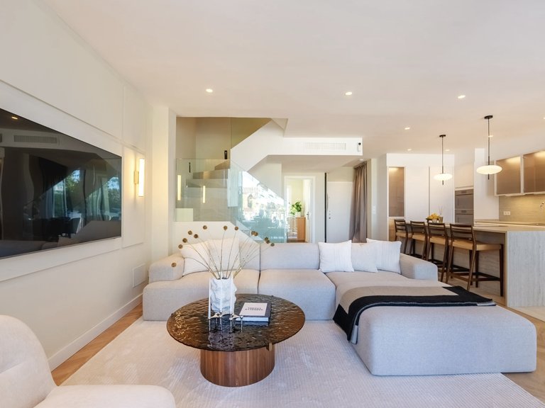 Town House for Sale in Marbella Golden Mile, Marbella, Malaga 17