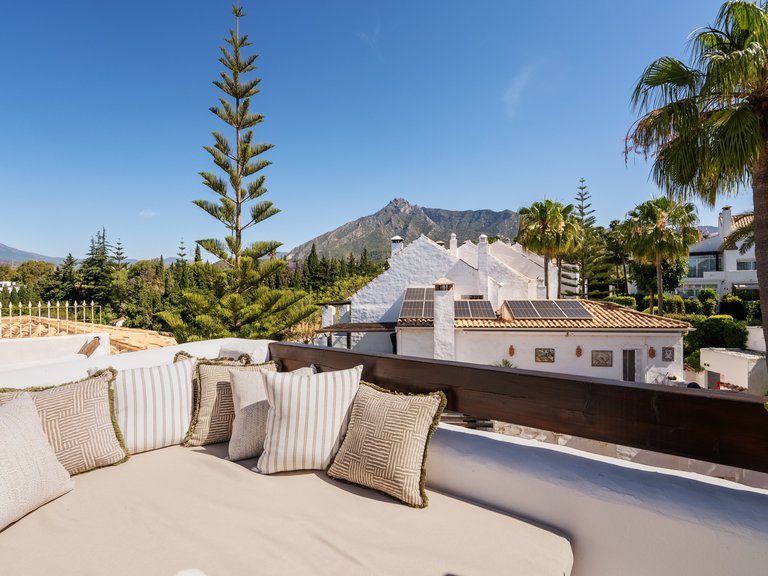 Town House for Sale in Marbella Golden Mile, Marbella, Malaga 3