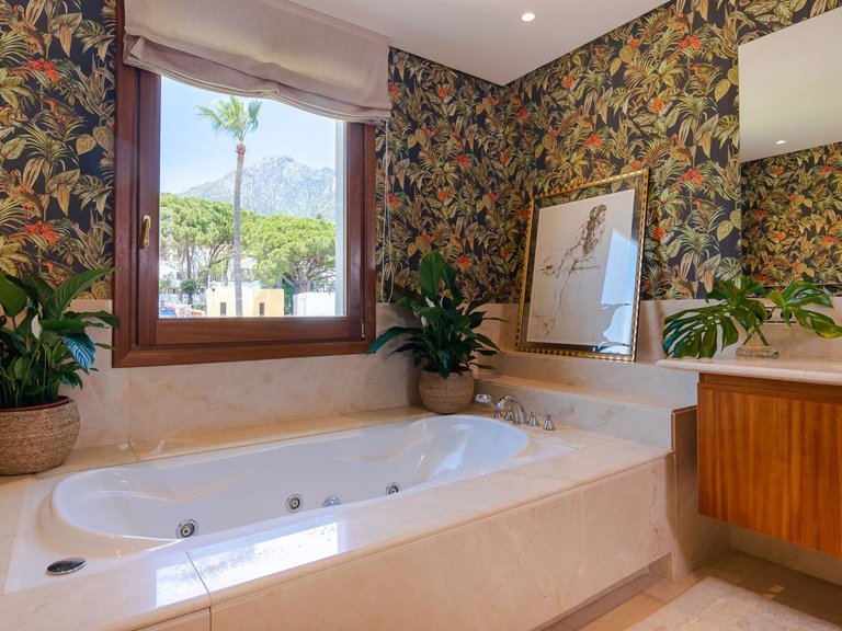 Villa for Rent in Marbella Golden Mile, Marbella, Malaga 22